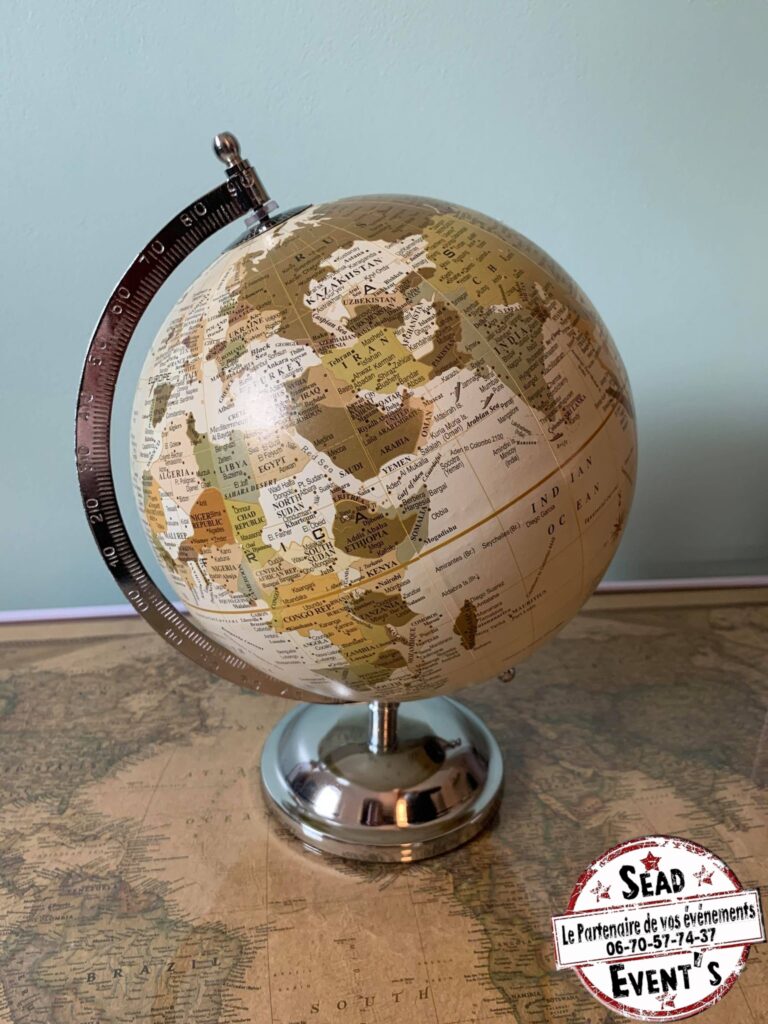petit globe clair pivote original monde location décoration voyage landes aquitaine world