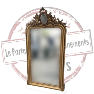 Grand miroir doré ancien. location d'un grand miroir doré ancien, pour evenement, mariage, anniversaire, seminaire, .kermesse, fête de village, soirée... Retrouvez nous dans les Landes, en Gironde, dans les Pyrénées-Atlantiques et dans le Gers.